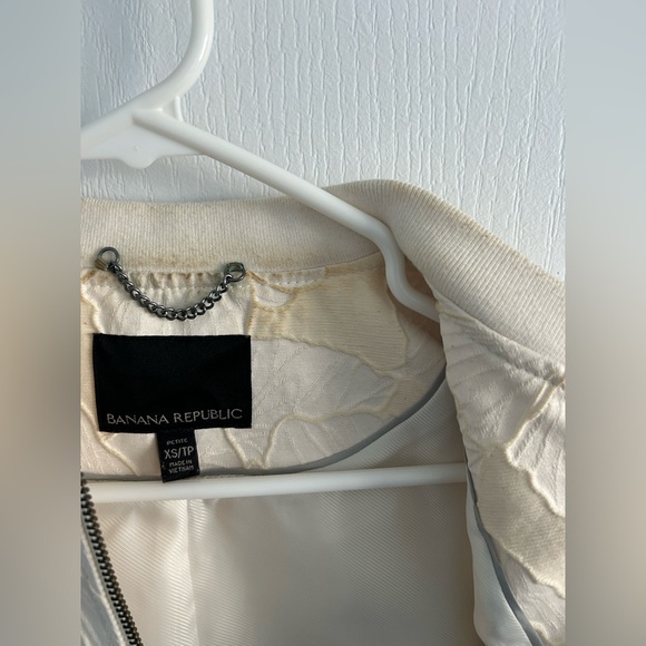 Banana republic embossed bomber jacket, size XS - Picture 5 of 6